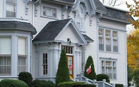 Shadow Lawn Inn